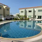 Ferienhaus Modern Townhouse With Pool Minutes Center Limassol
