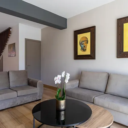Modern Townhouse With Pool Minutes Center * Limassol