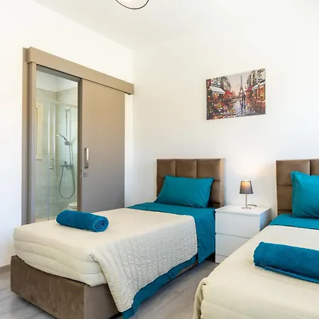 Modern Townhouse With Pool Minutes Center Limassol