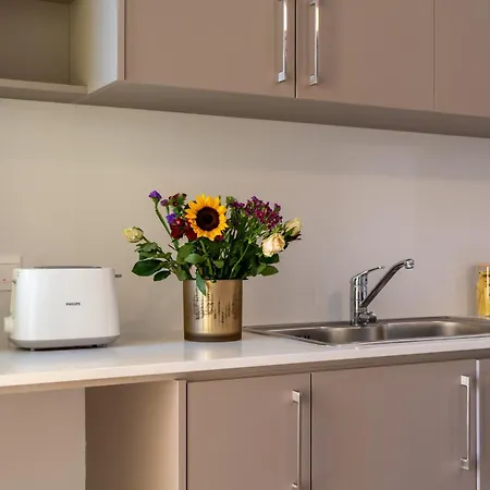 Modern Townhouse With Pool Minutes Center Case de vacanță Limassol