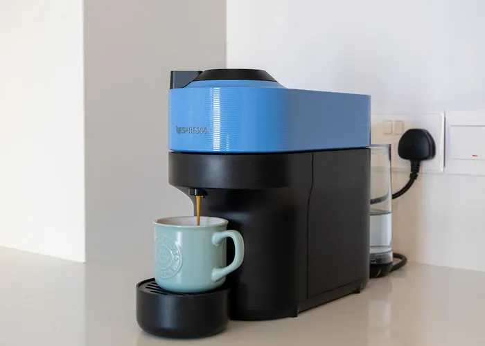 Modern Townhouse With Pool Minutes Center Prázdninový dům *