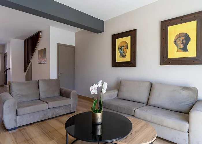 Modern Townhouse With Pool Minutes Center * Lemesos