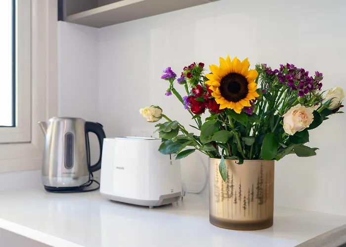 Modern Townhouse With Pool Minutes Center Nyaraló *