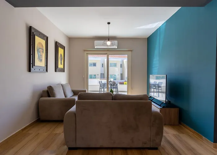 Modern Townhouse With Pool Minutes Center Nyaraló Limassol