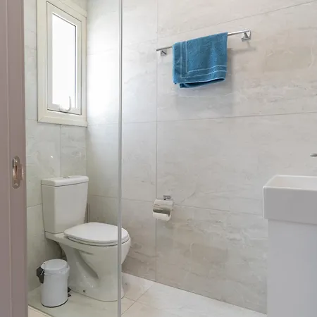 Modern Townhouse With Pool Minutes Center Dom wakacyjny Limassol